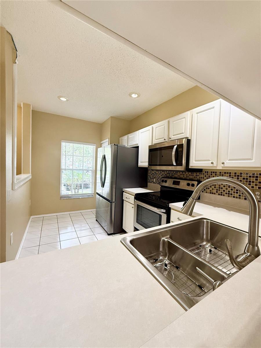 8556 HUNTERS KEY CIR