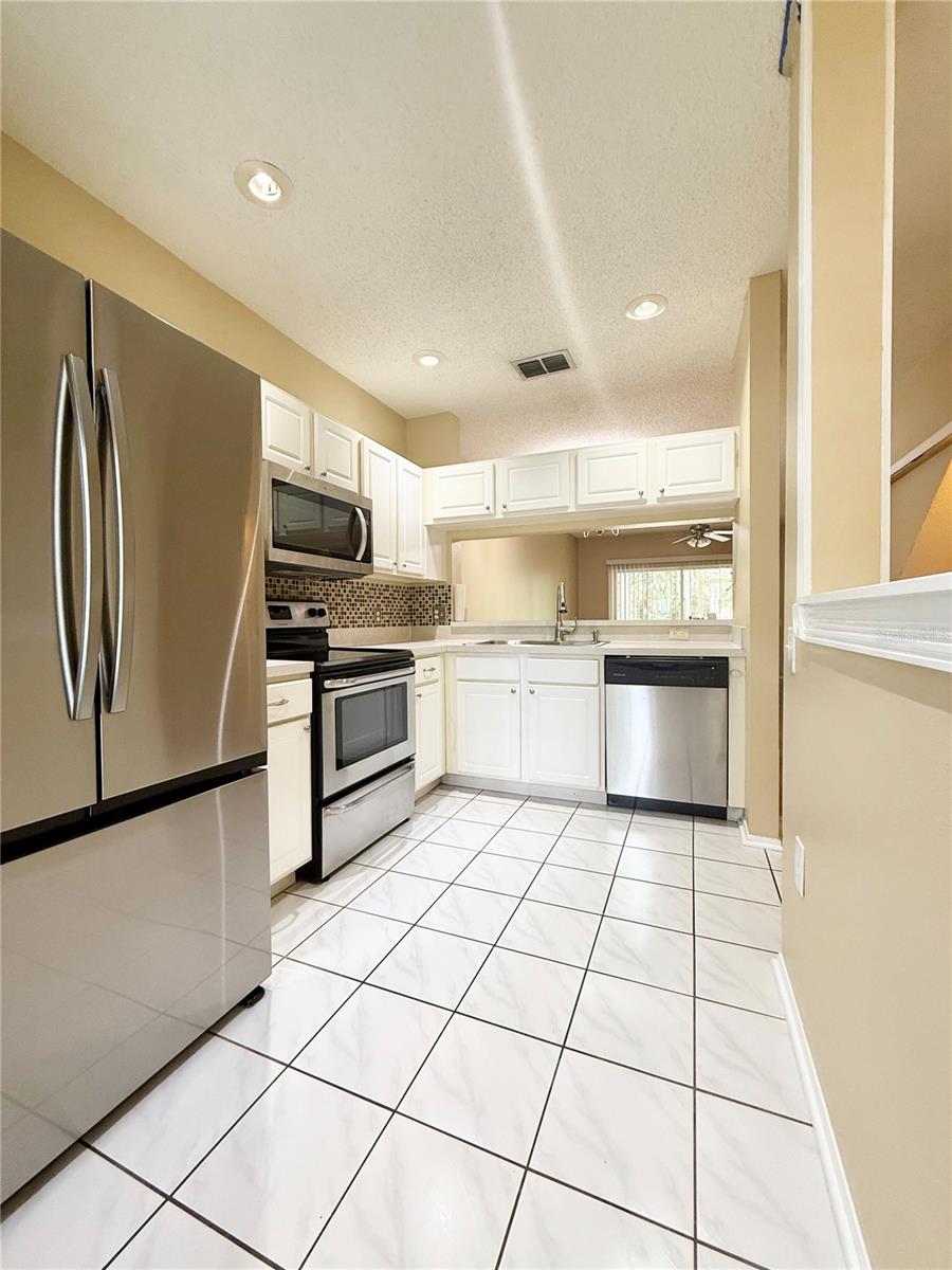 8556 HUNTERS KEY CIR