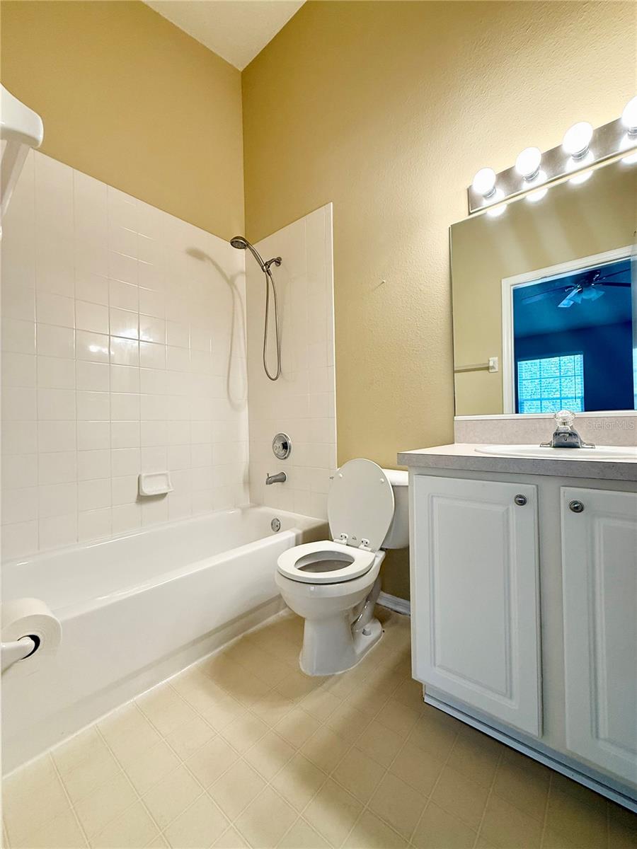 8556 HUNTERS KEY CIR