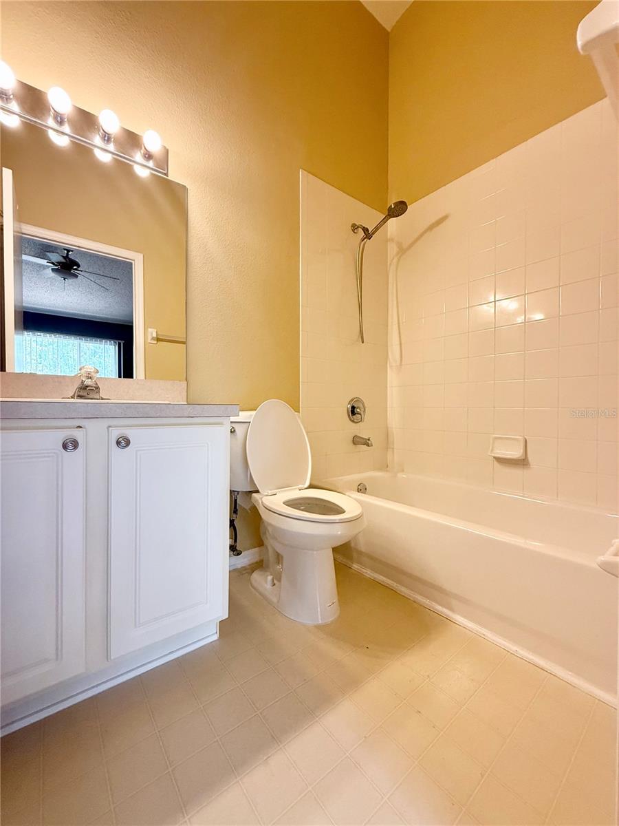 8556 HUNTERS KEY CIR