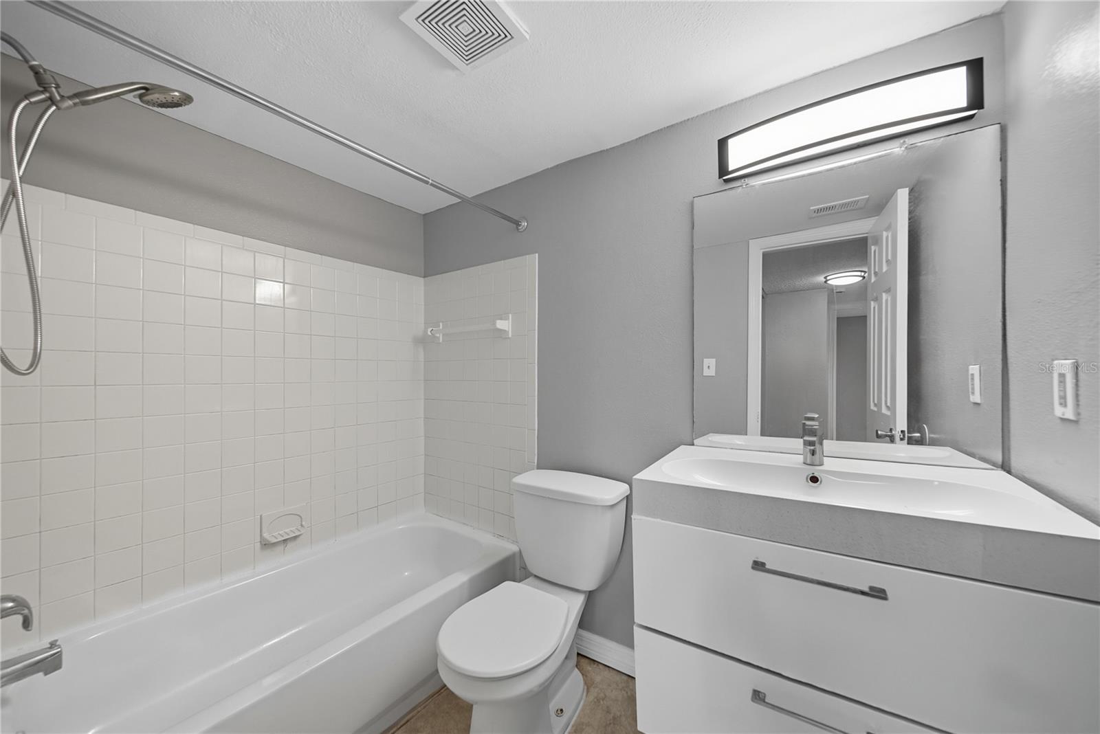 12401 OAK CEDAR PL #201