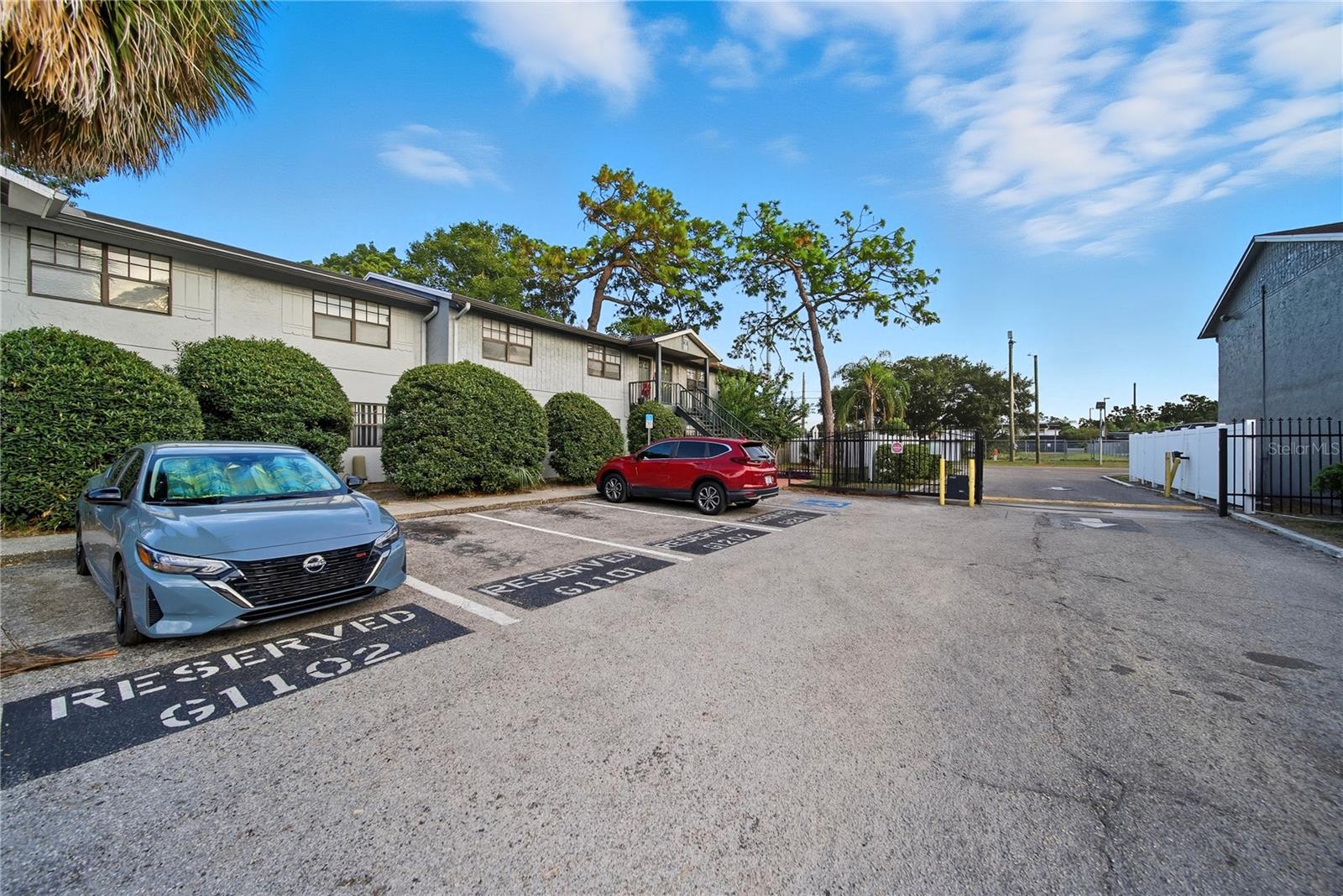 12401 OAK CEDAR PL #201