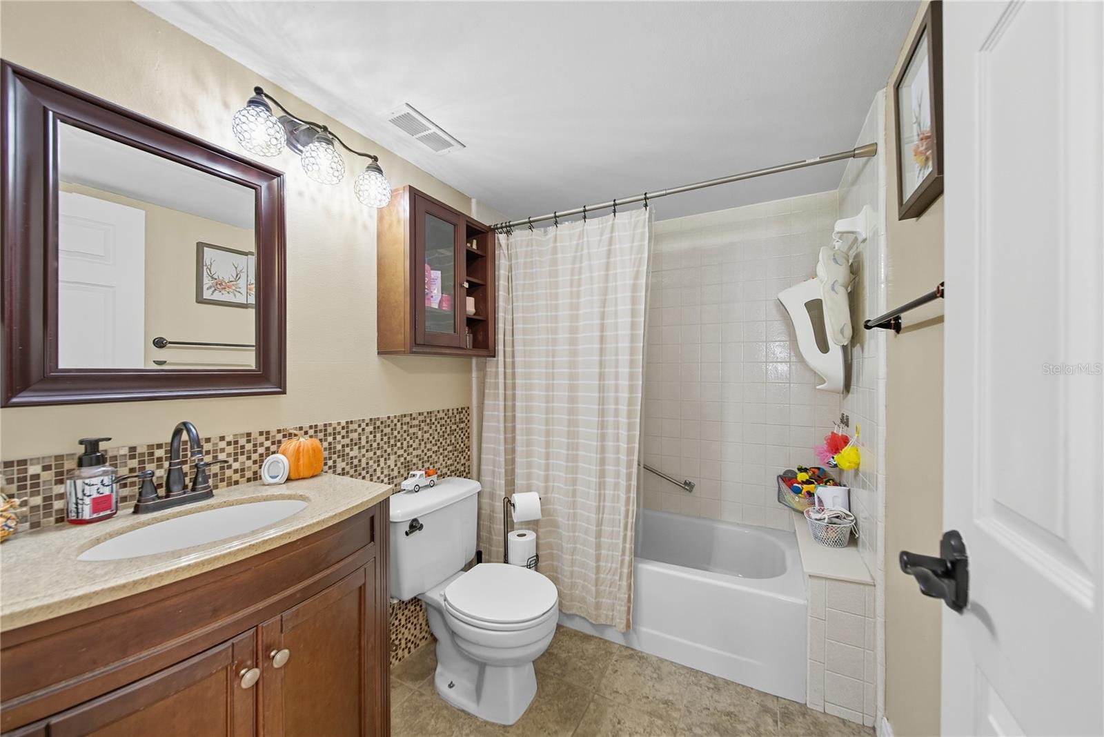 3100 LAKE PINE WAY #A2