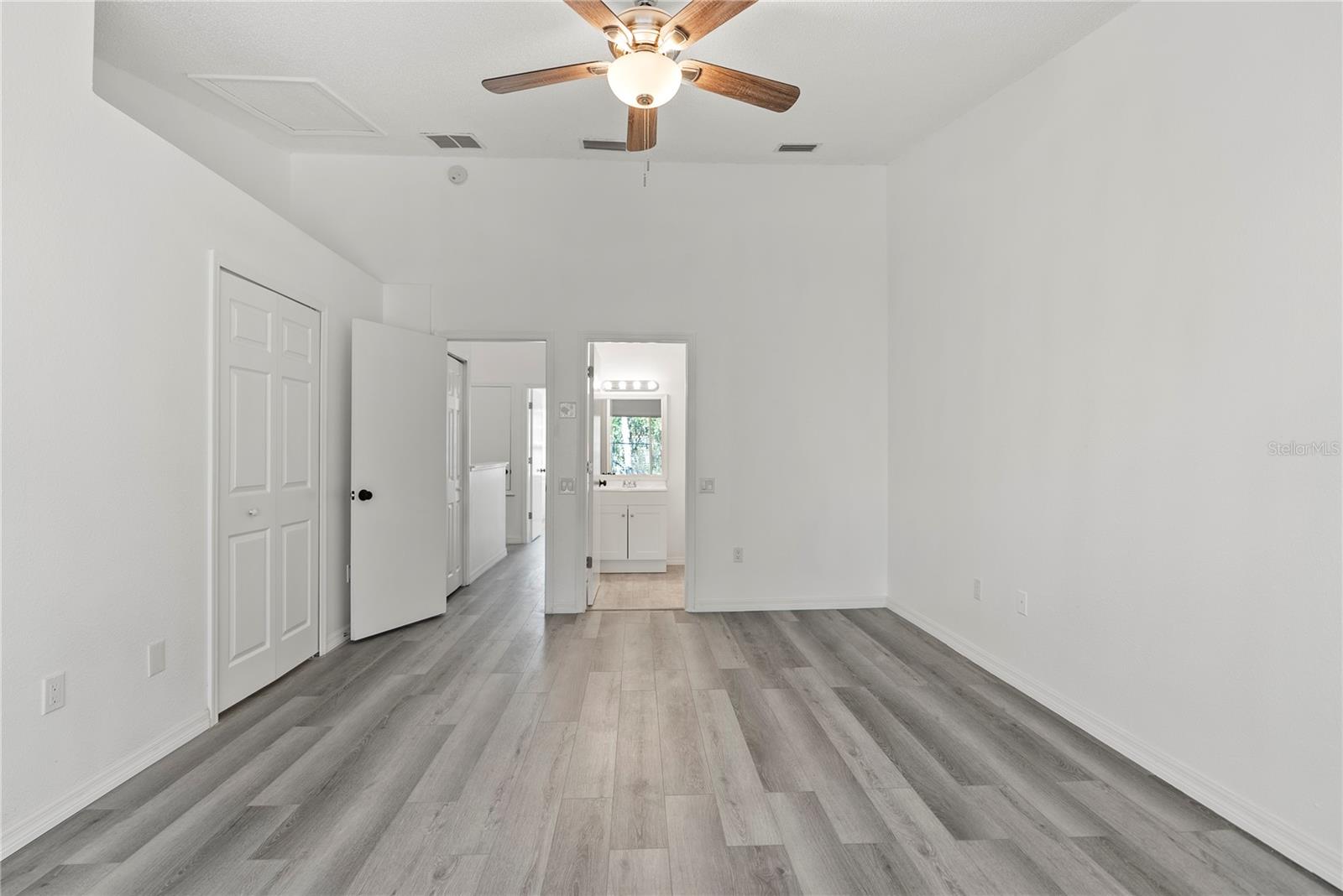 8646 HUNTERS KEY CIR