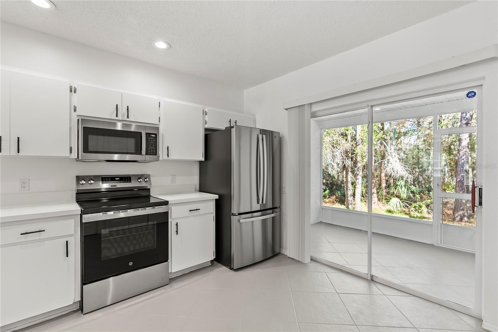 8646 HUNTERS KEY CIR