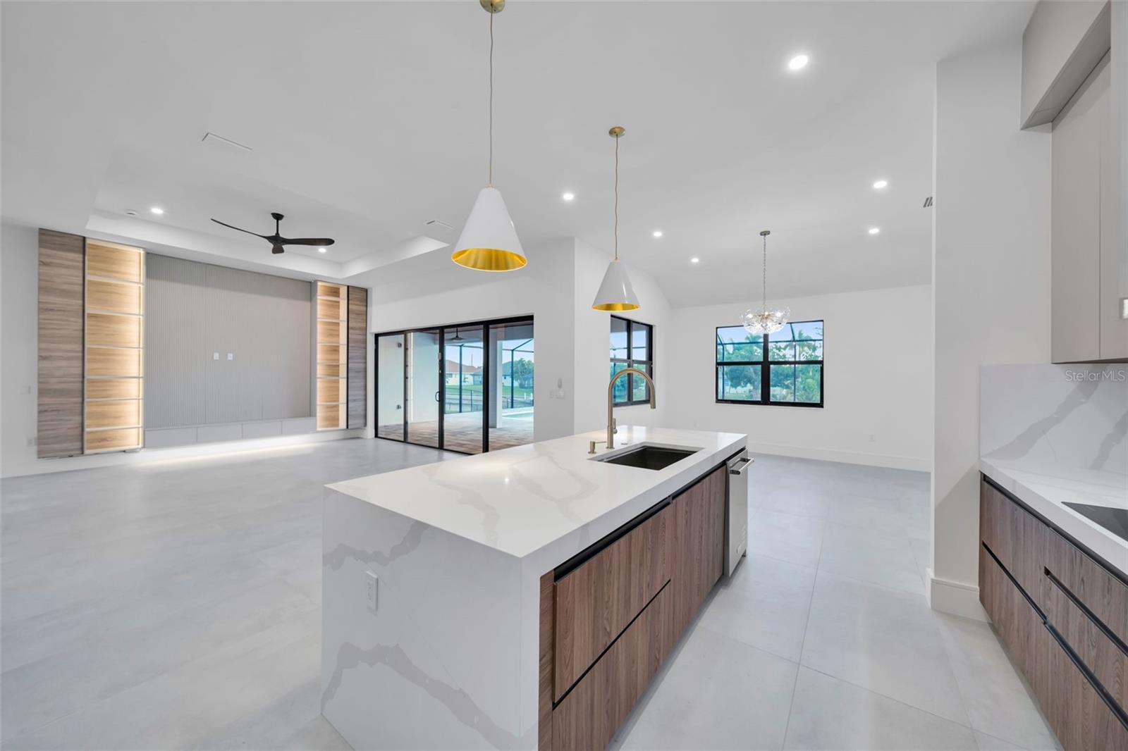 836 SW 36TH TER
