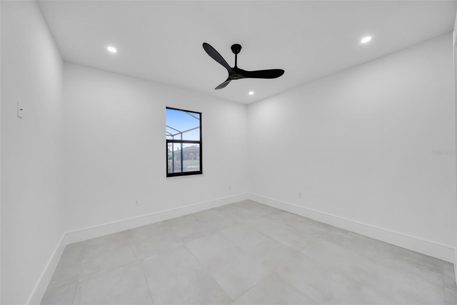 836 SW 36TH TER