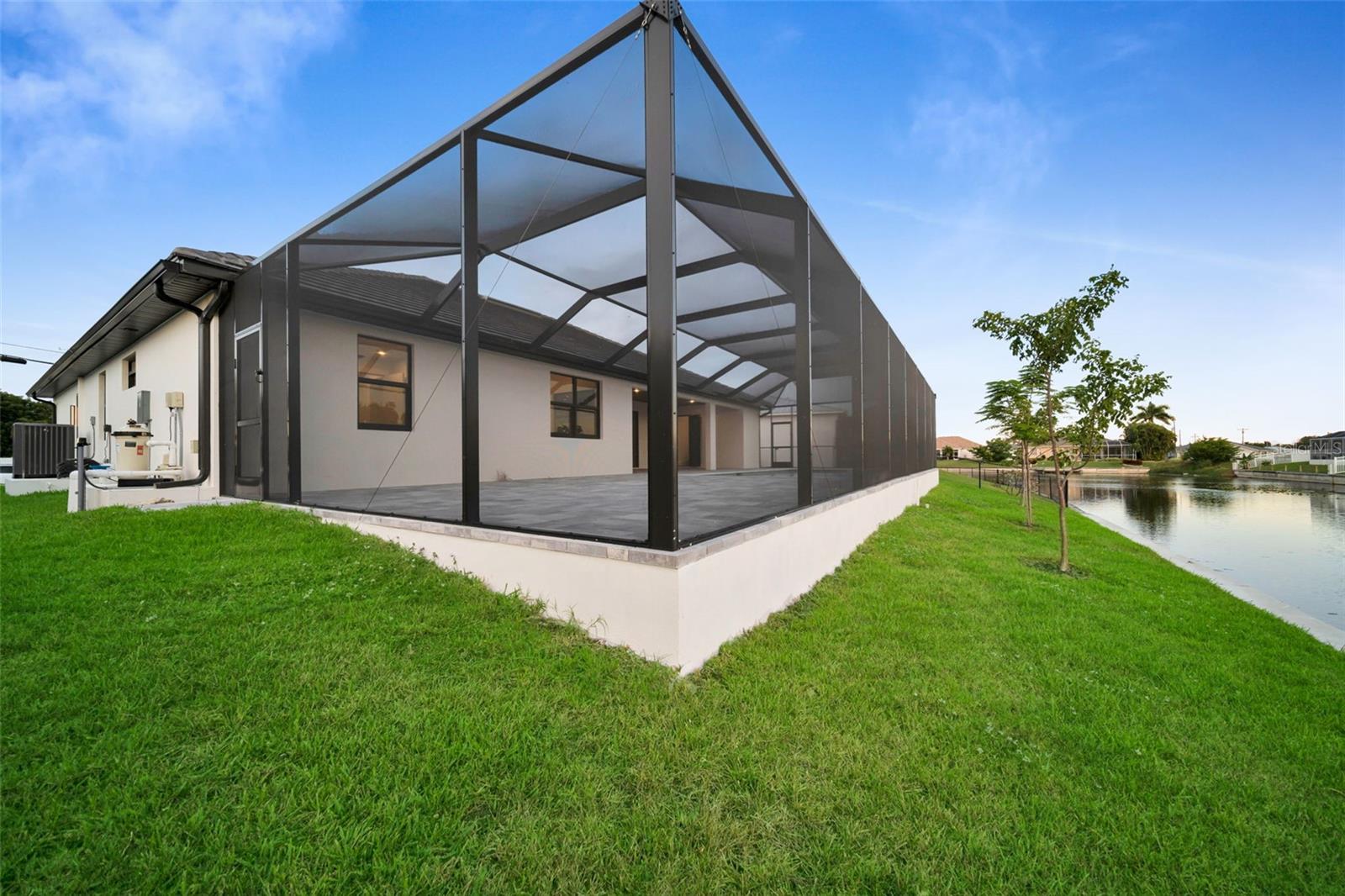 836 SW 36TH TER