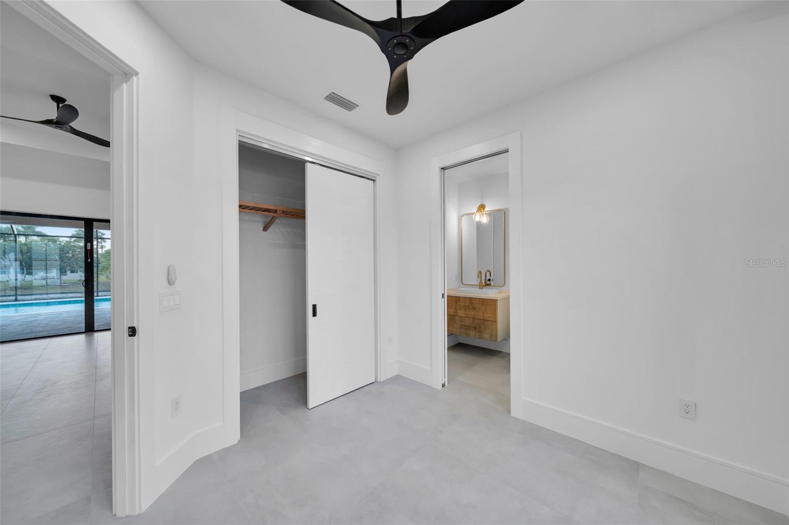 836 SW 36TH TER