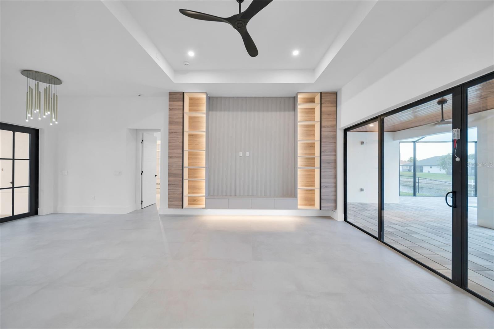 836 SW 36TH TER