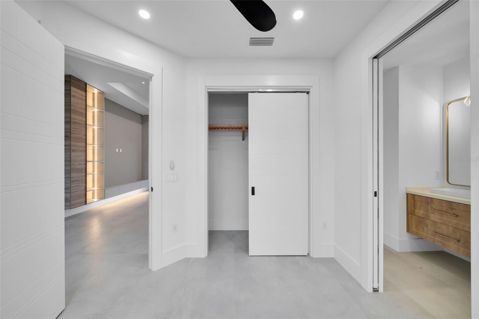 836 SW 36TH TER