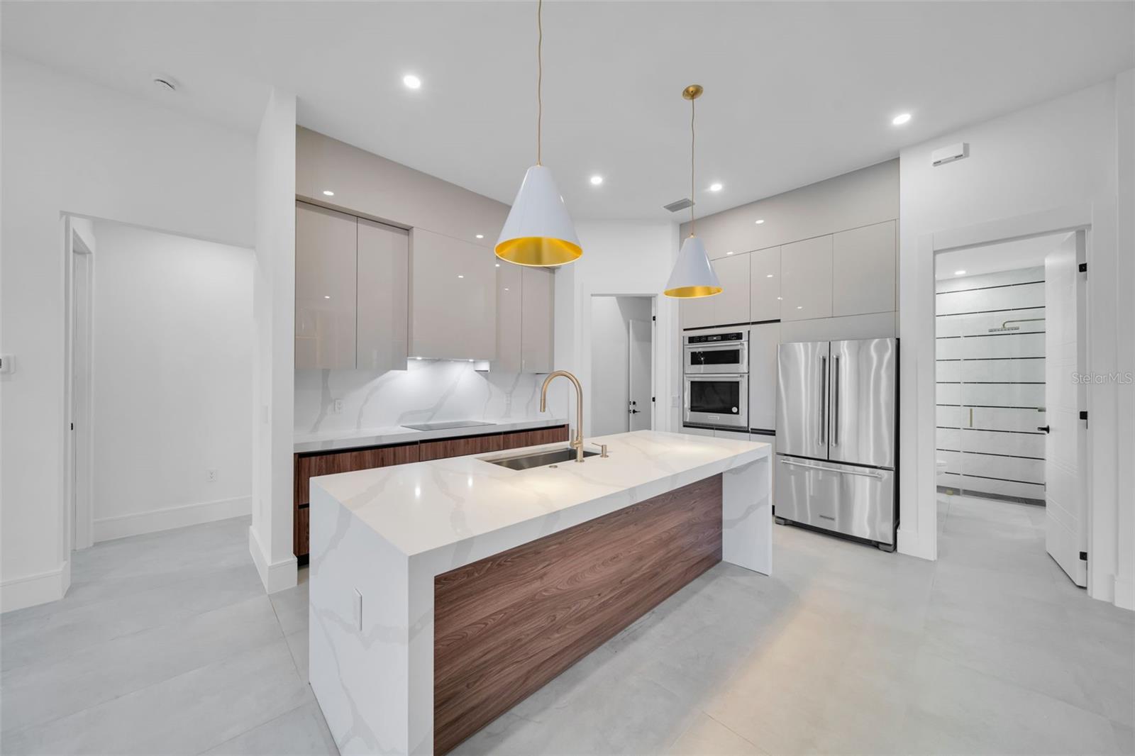 836 SW 36TH TER