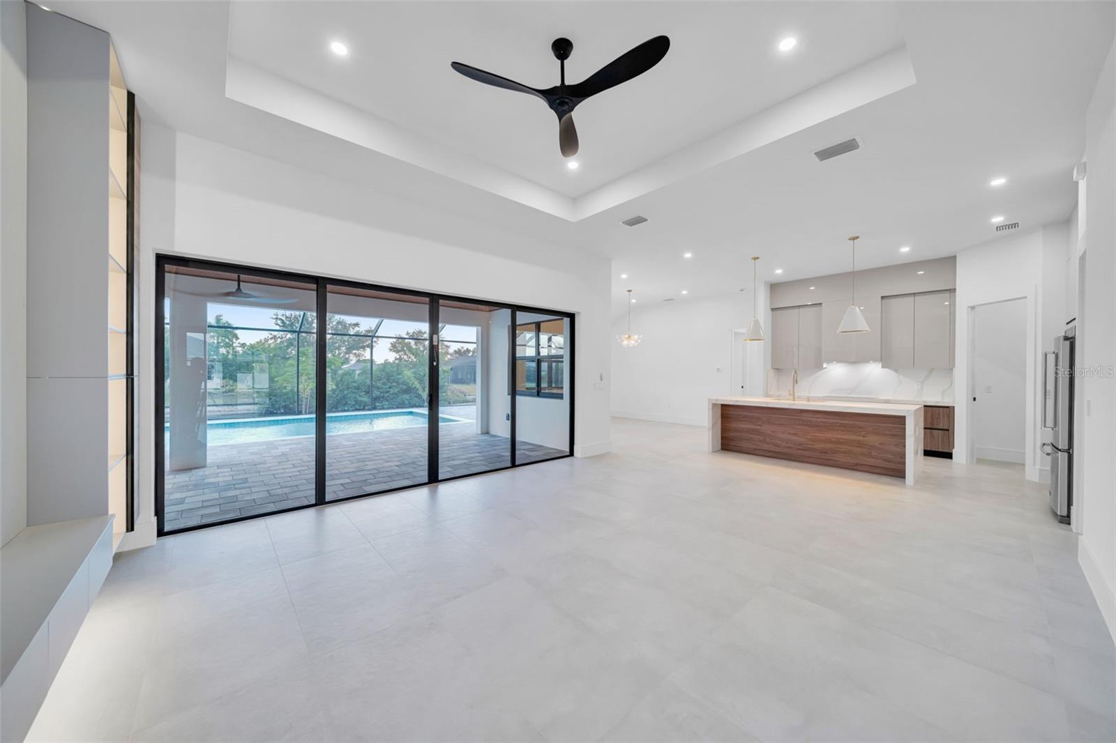 836 SW 36TH TER
