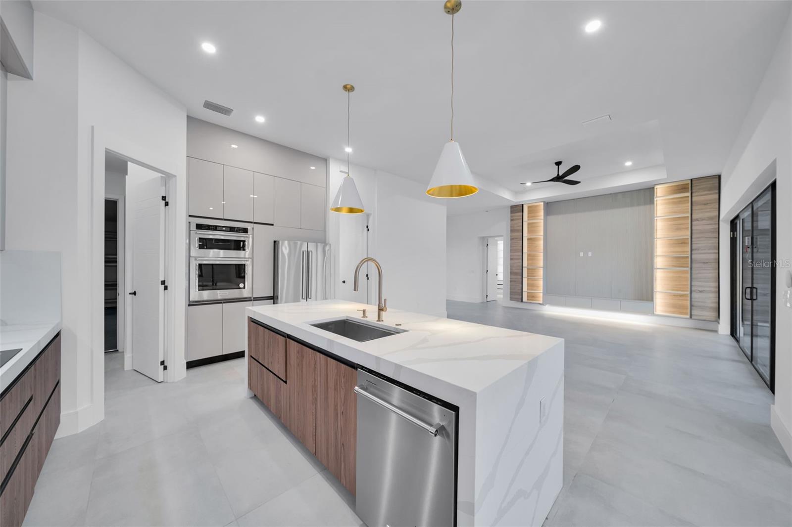 836 SW 36TH TER