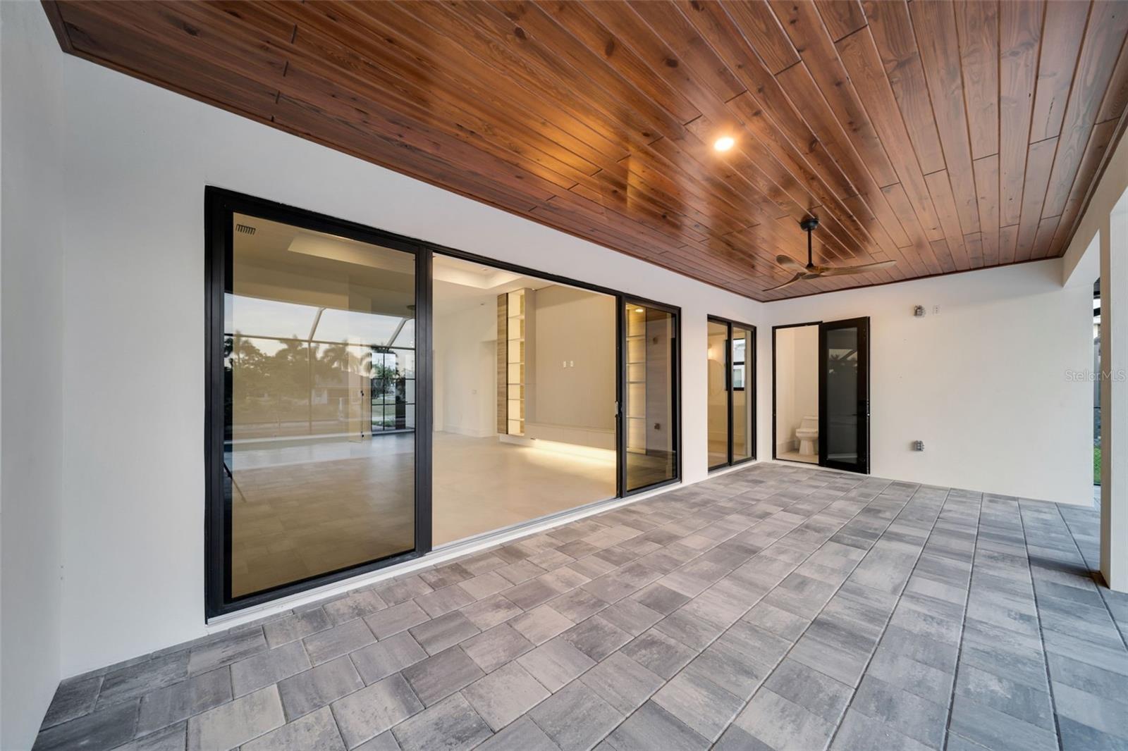836 SW 36TH TER