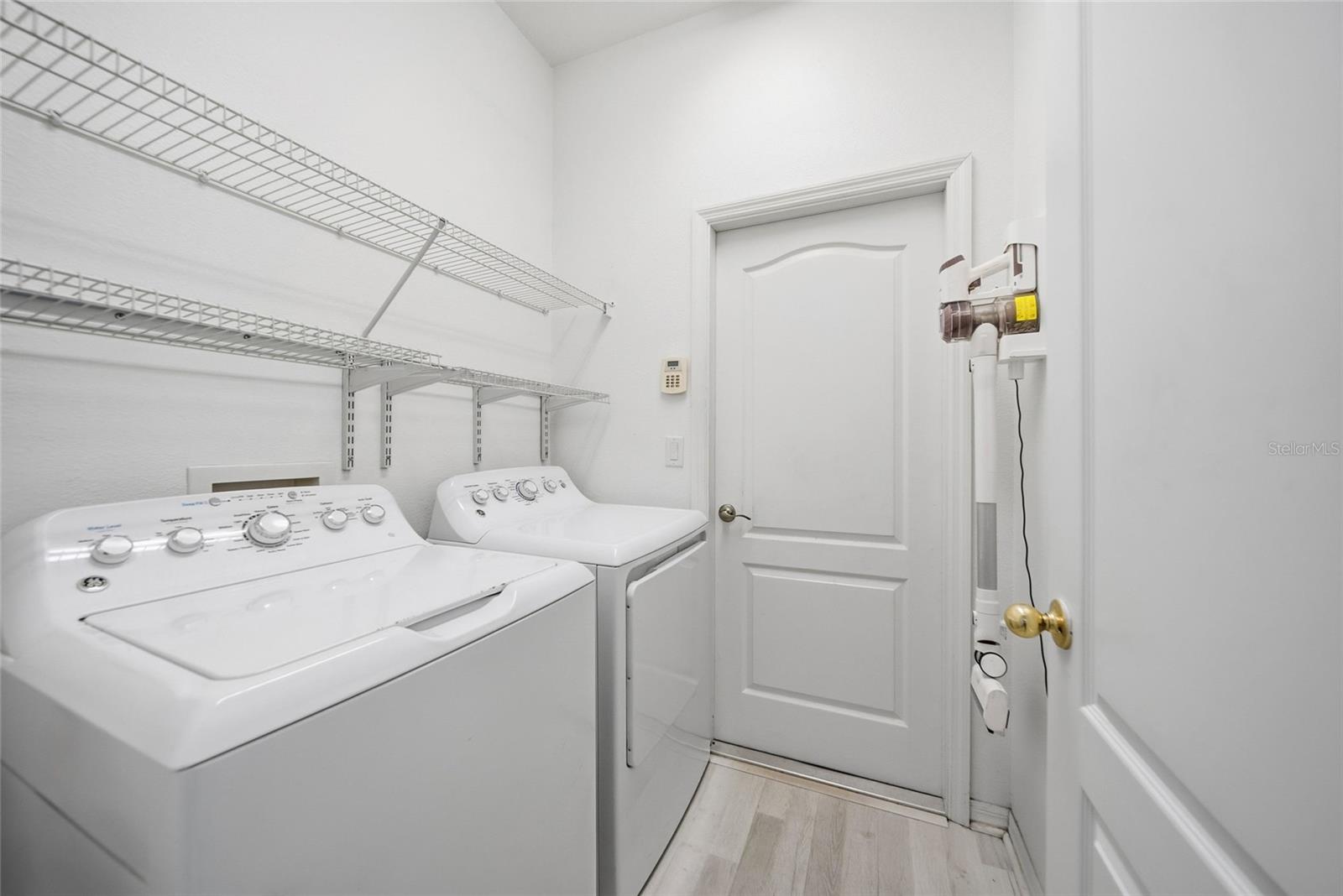 3343 CHAPEL CREEK CIR