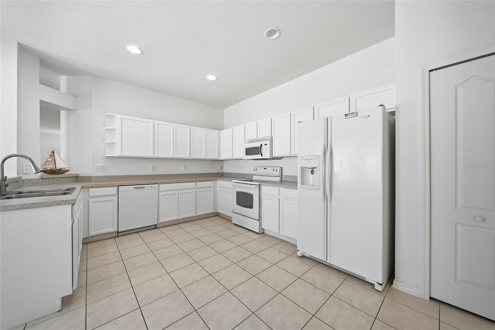 3343 CHAPEL CREEK CIR