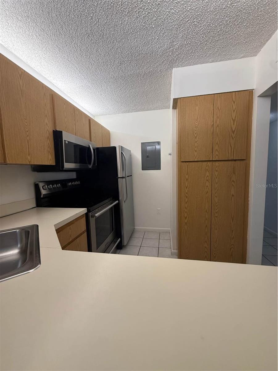 3166 LAKE PINE WAY S #D1