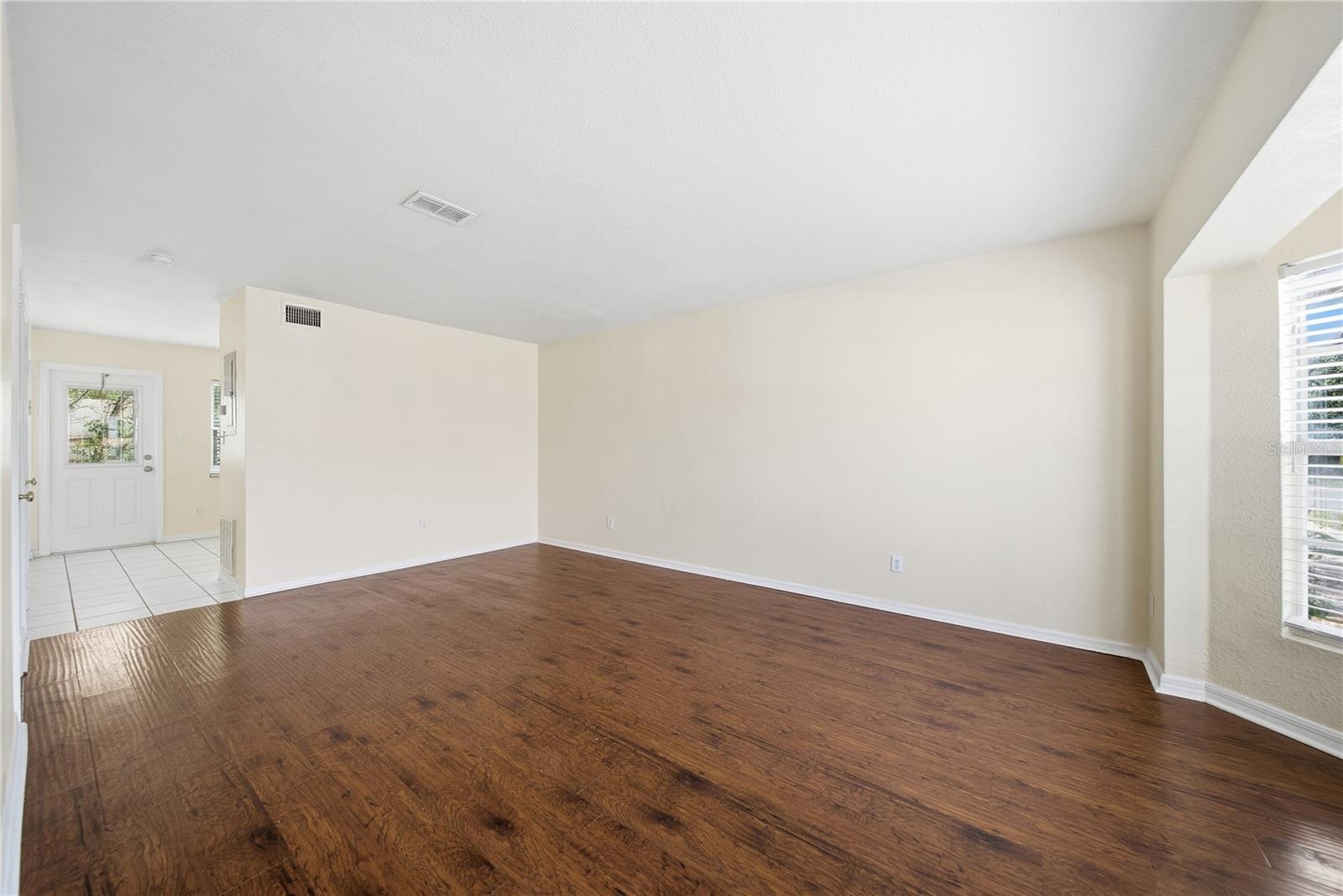 13542 EMBASSY PARK CT