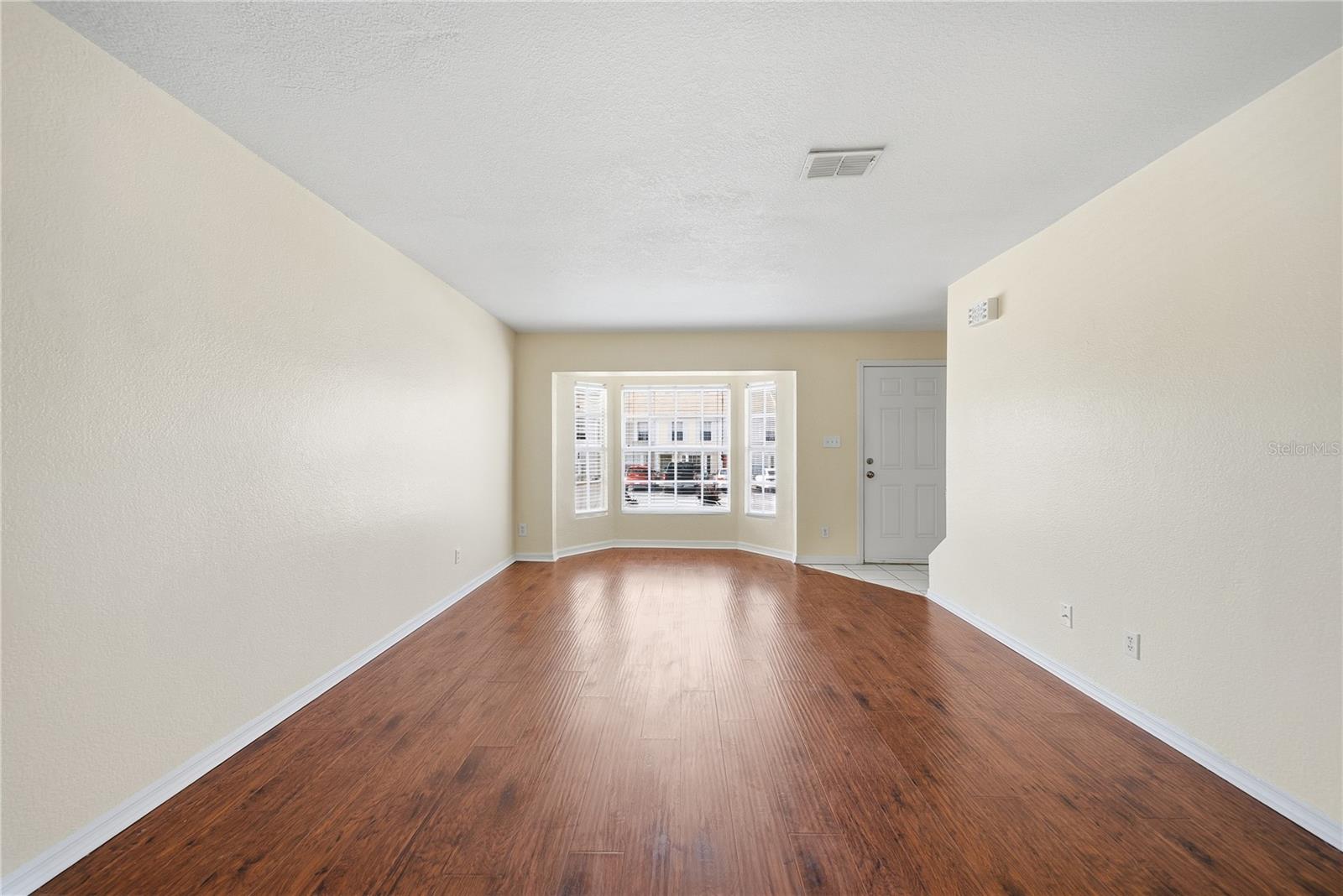 13542 EMBASSY PARK CT