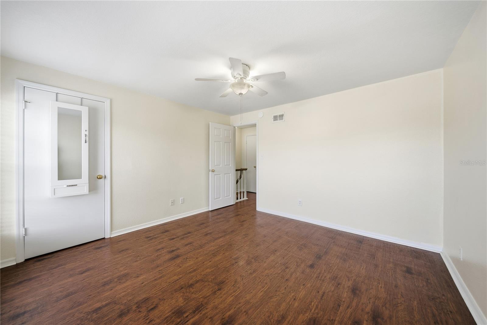 13542 EMBASSY PARK CT