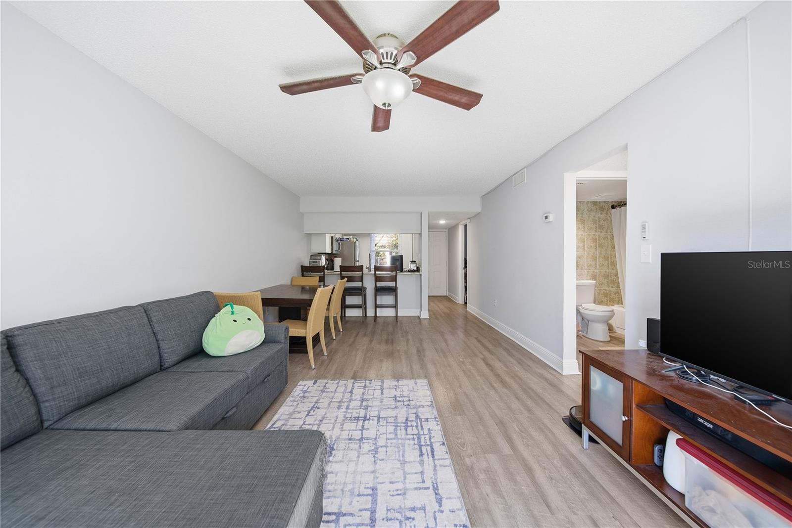 5040 TERRACE PALMS CIR #102