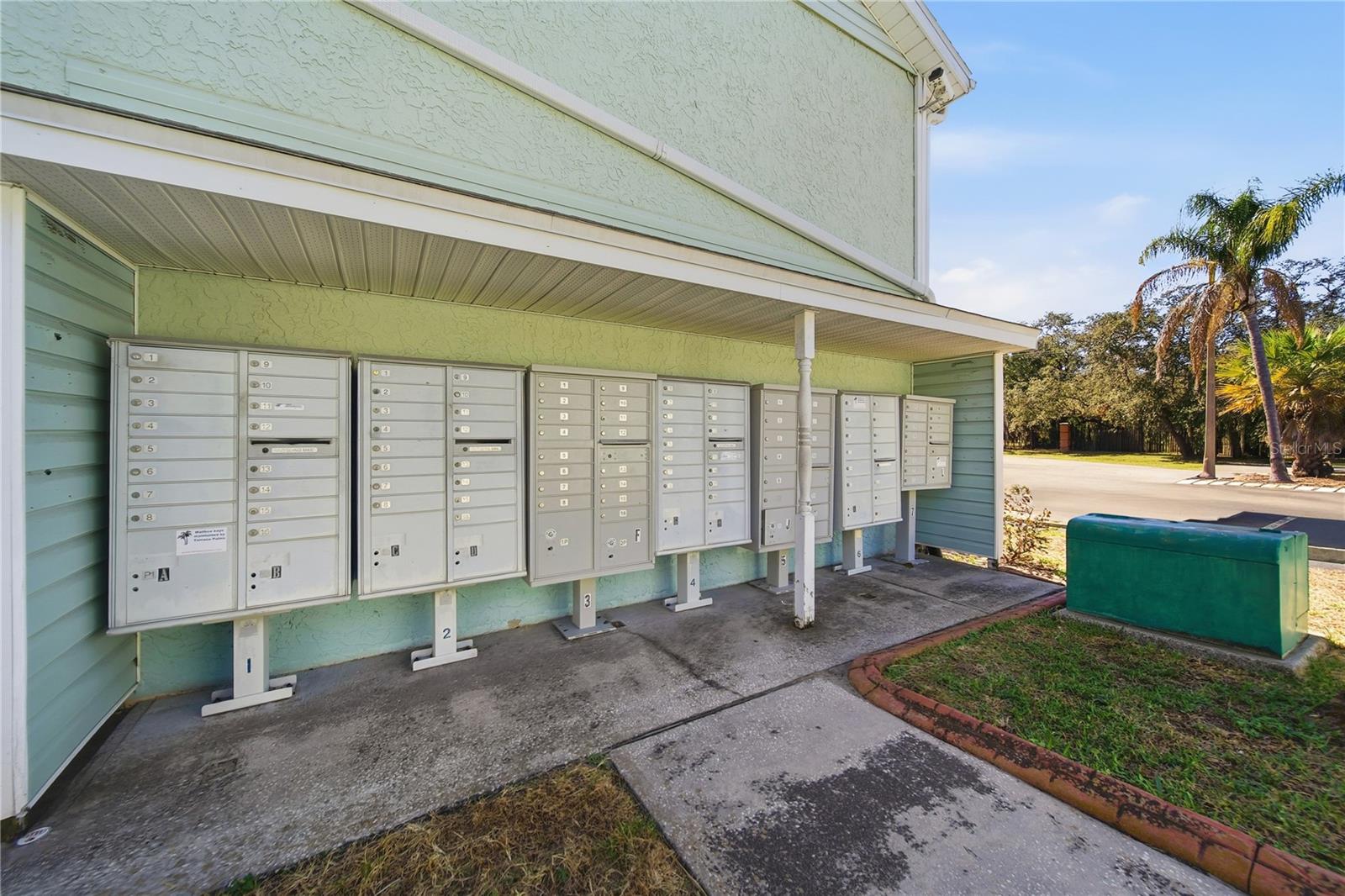 5040 TERRACE PALMS CIR #102