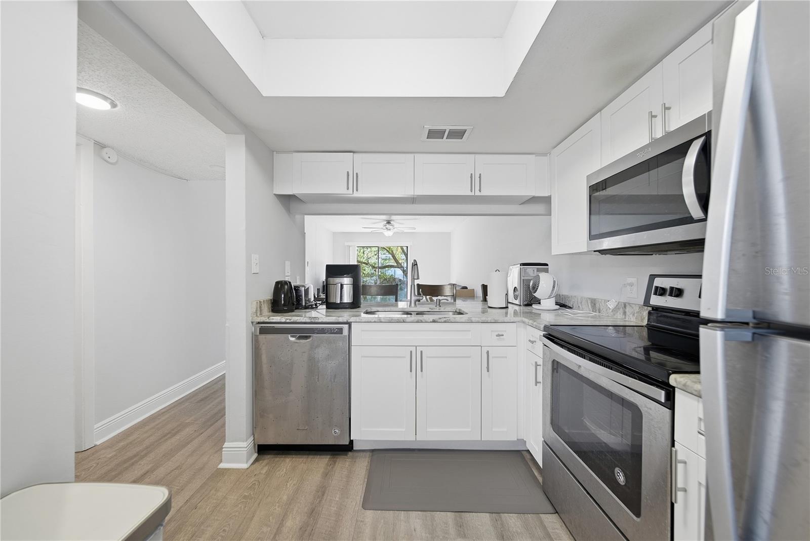 5040 TERRACE PALMS CIR #102