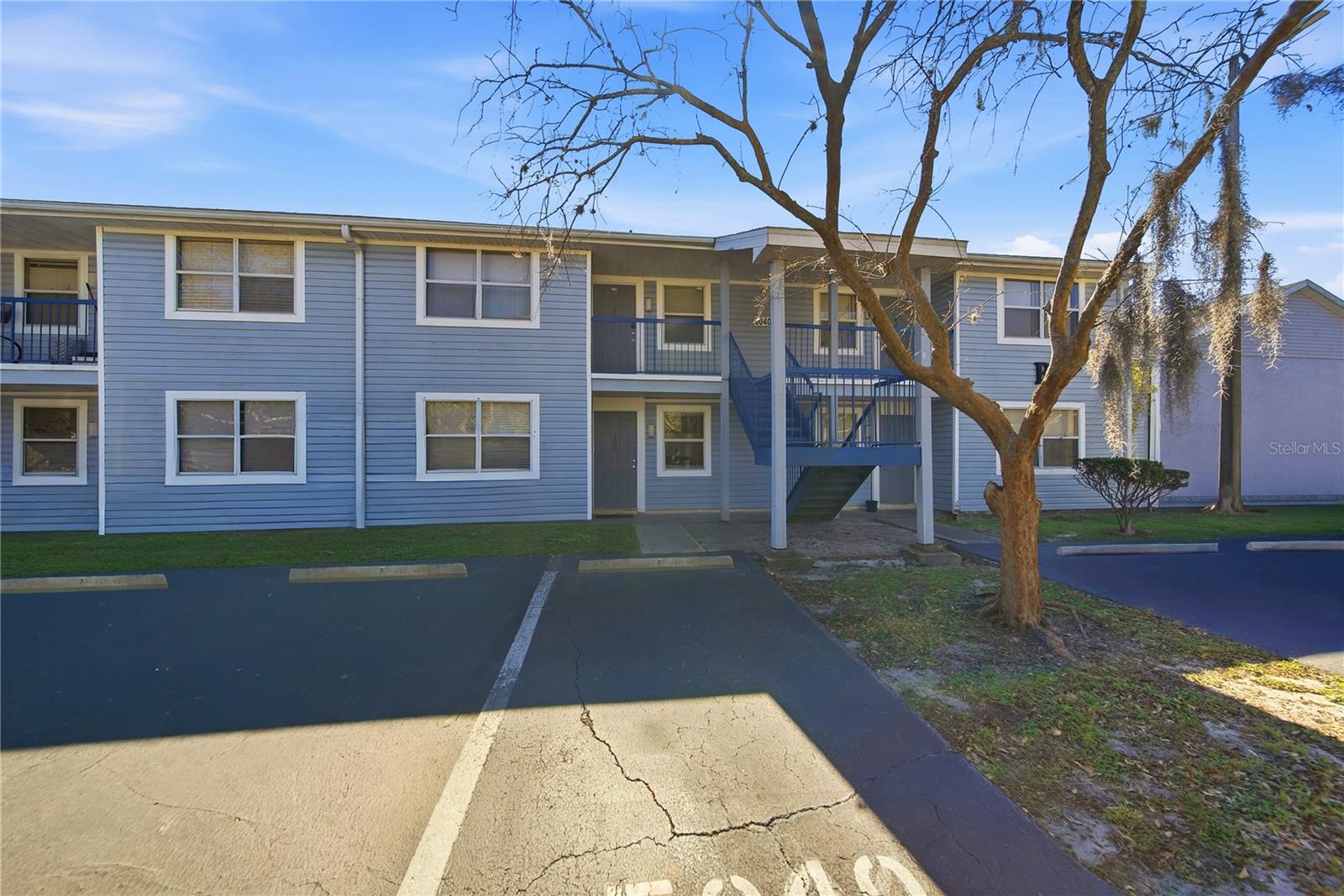 5040 TERRACE PALMS CIR #102