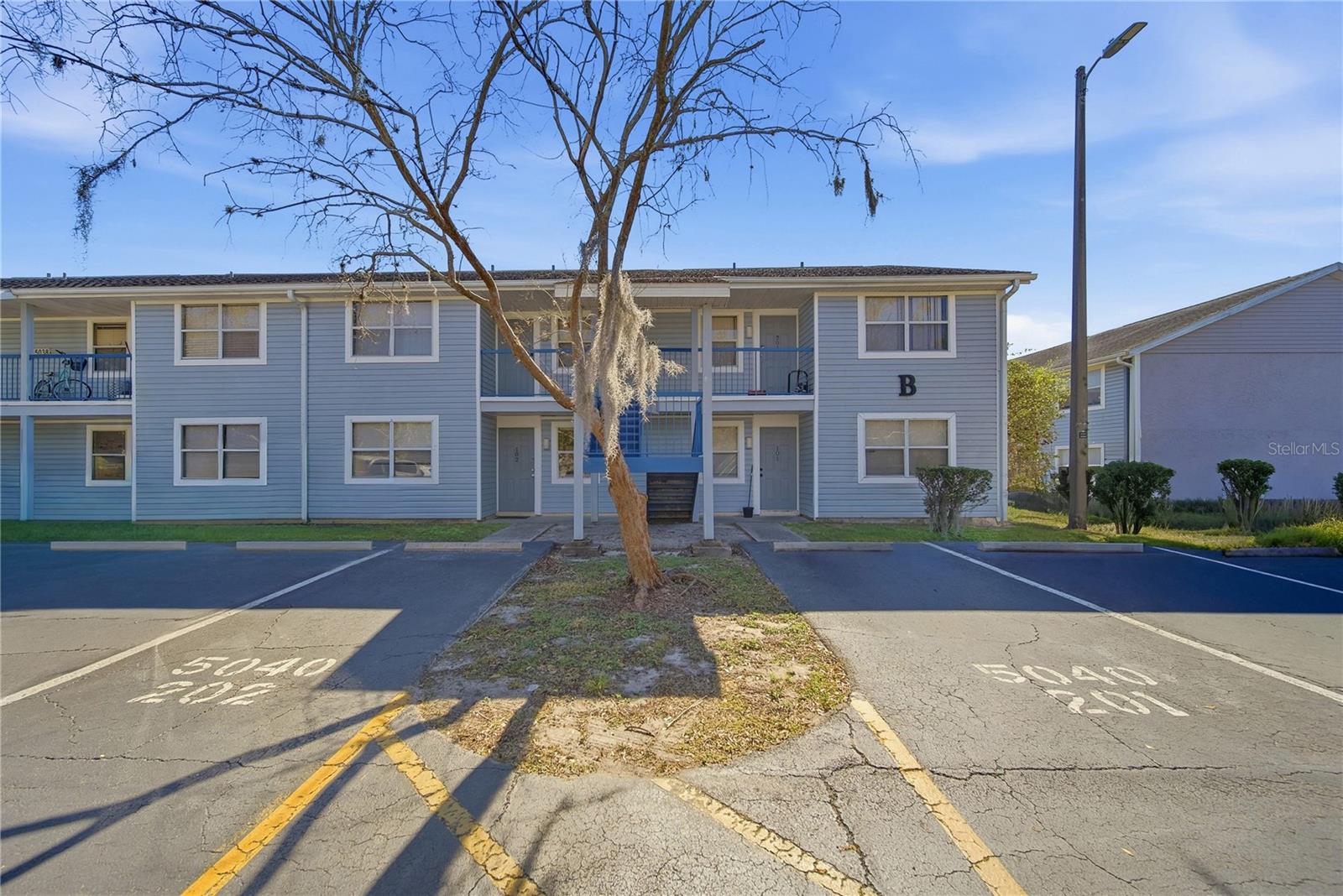 5040 TERRACE PALMS CIR #102