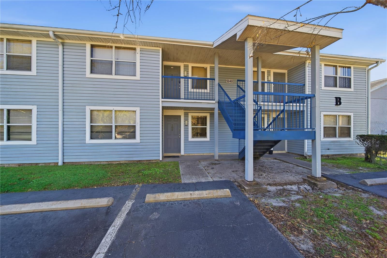 5040 TERRACE PALMS CIR #102