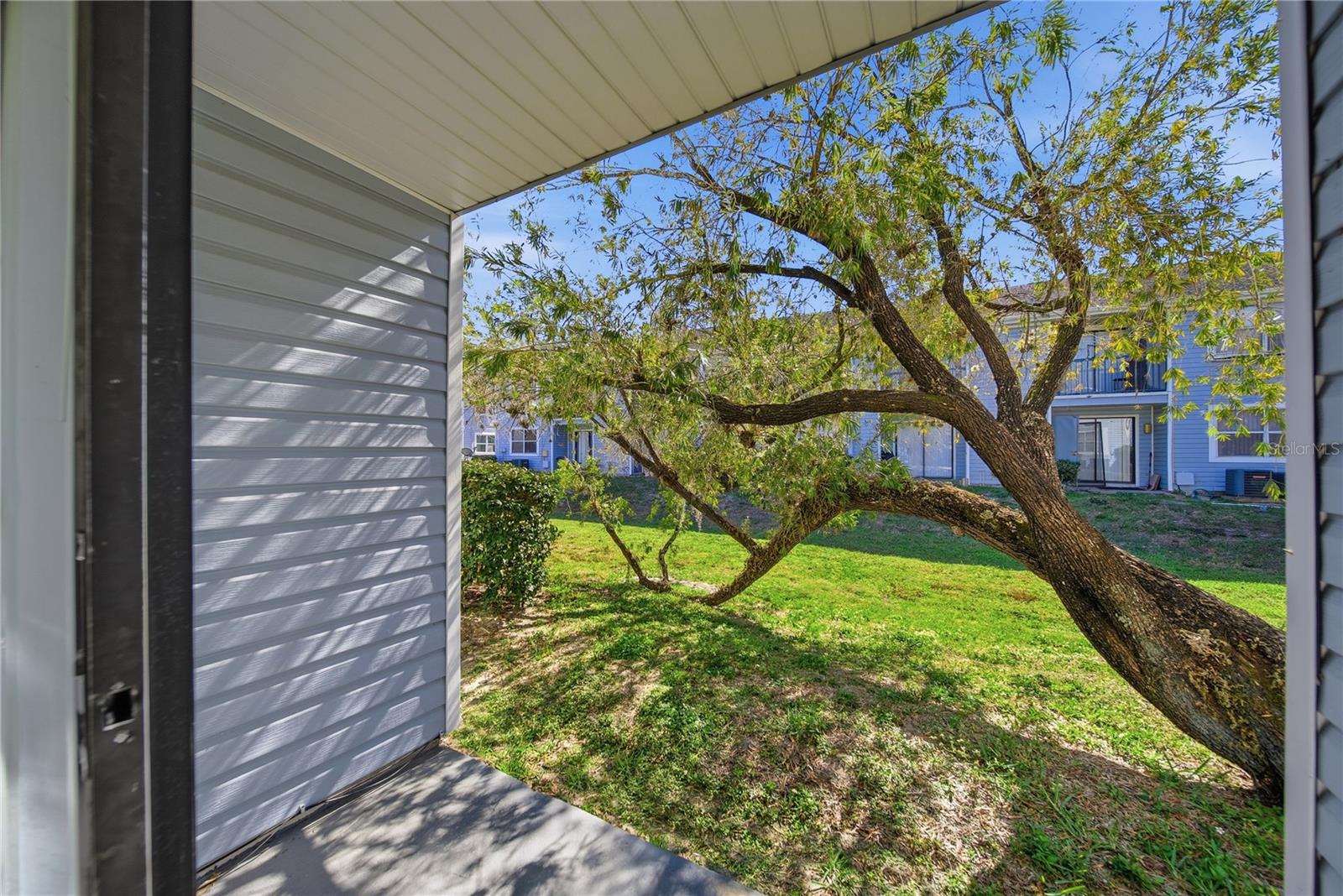 5040 TERRACE PALMS CIR #102