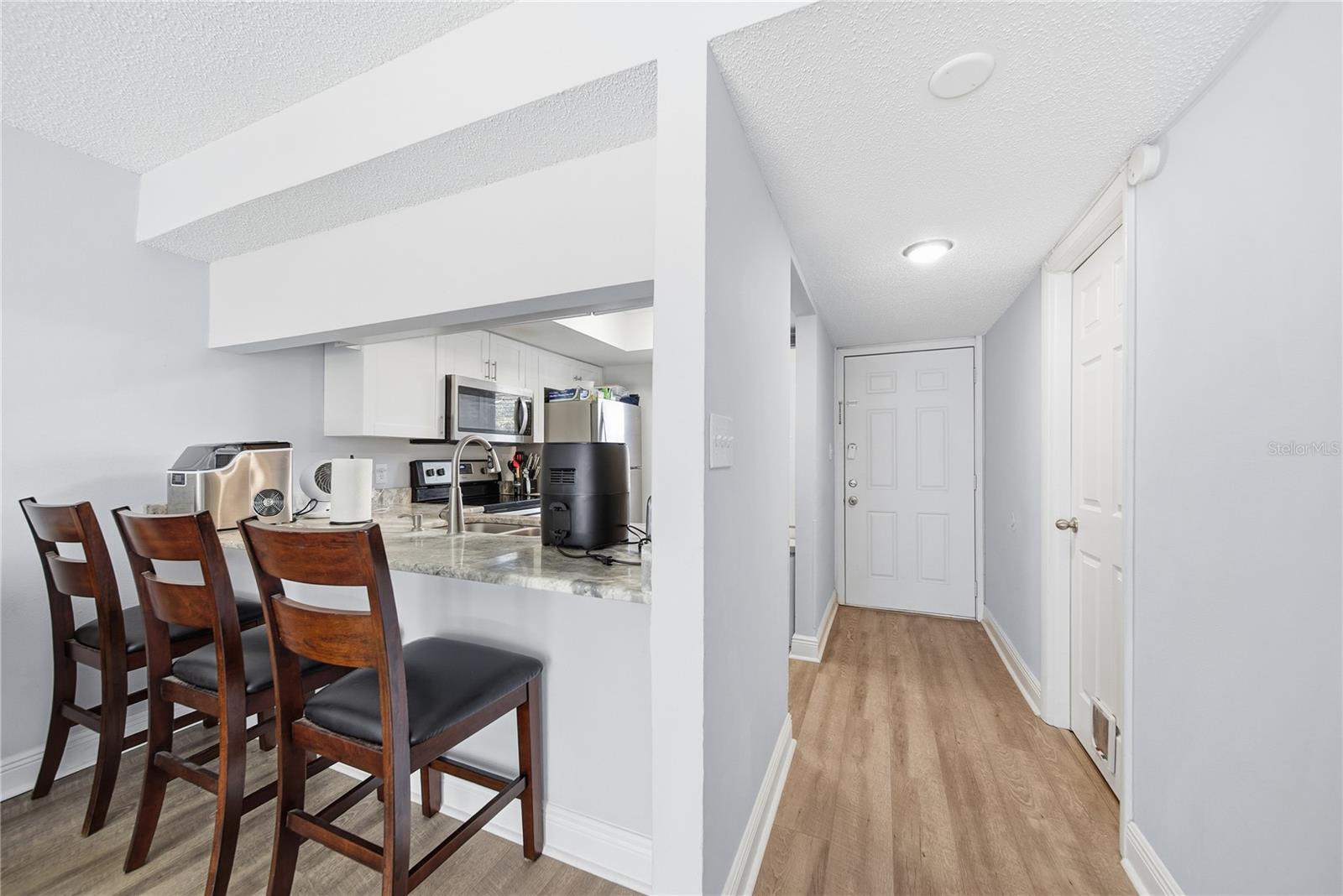 5040 TERRACE PALMS CIR #102