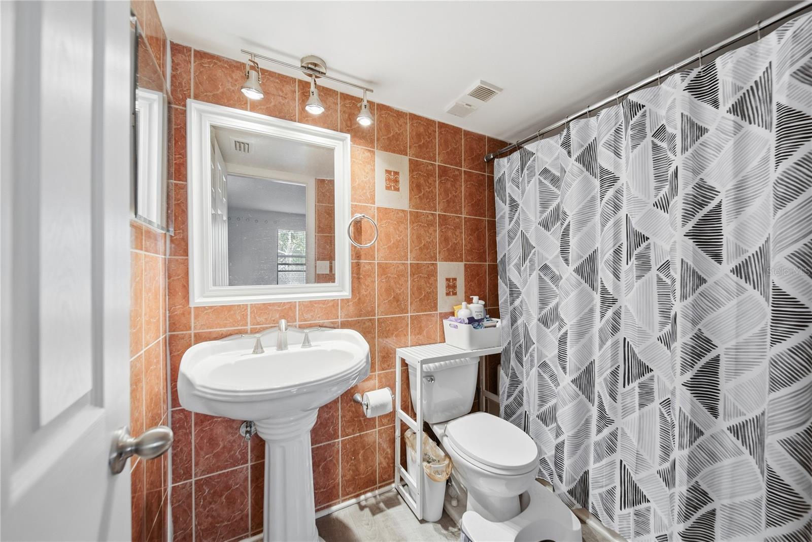 5040 TERRACE PALMS CIR #102