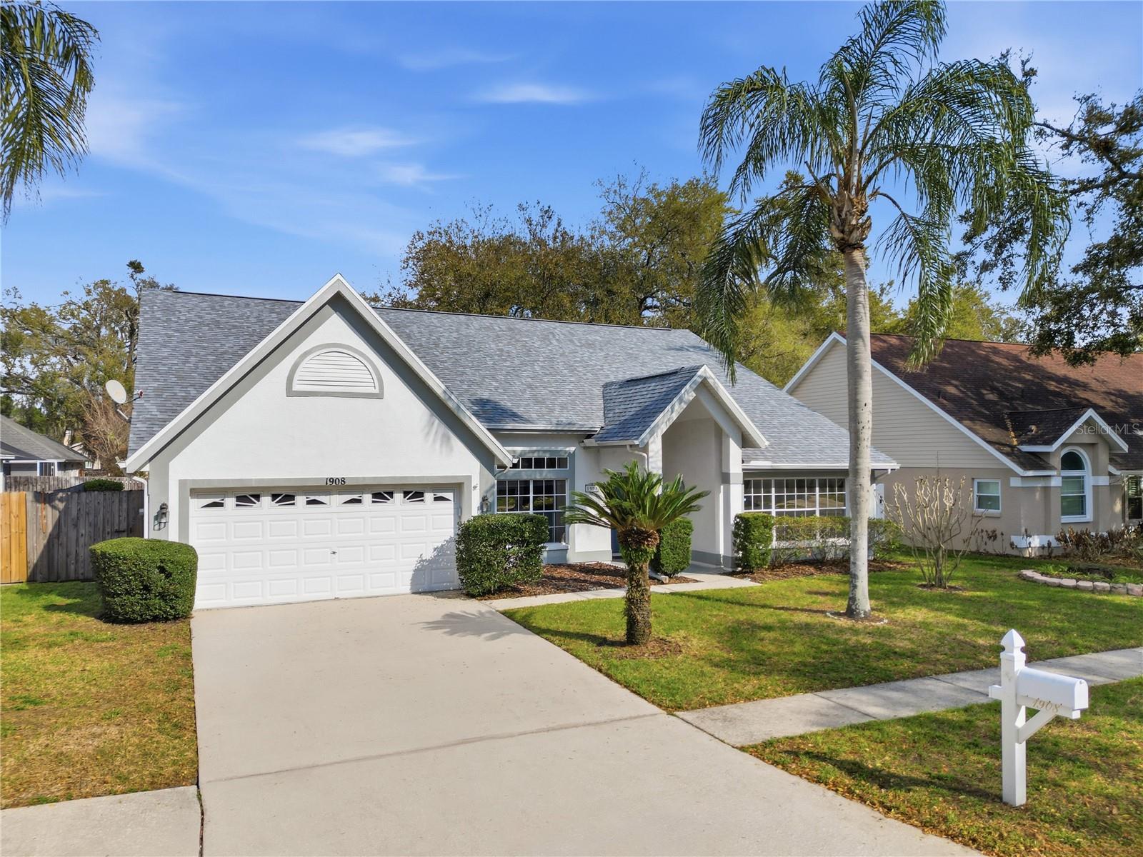 1908 RIVER CROSSING DR