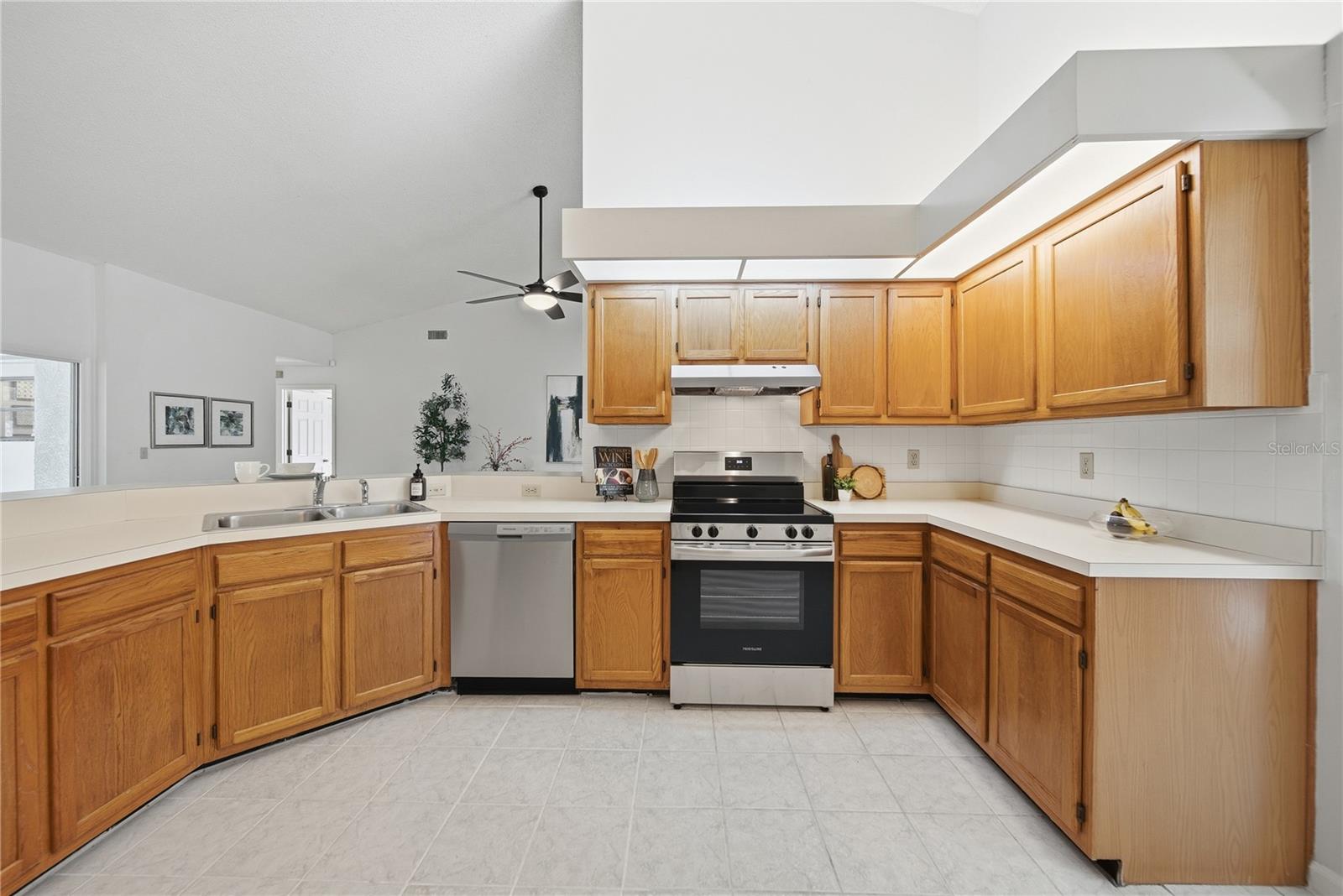 1908 RIVER CROSSING DR