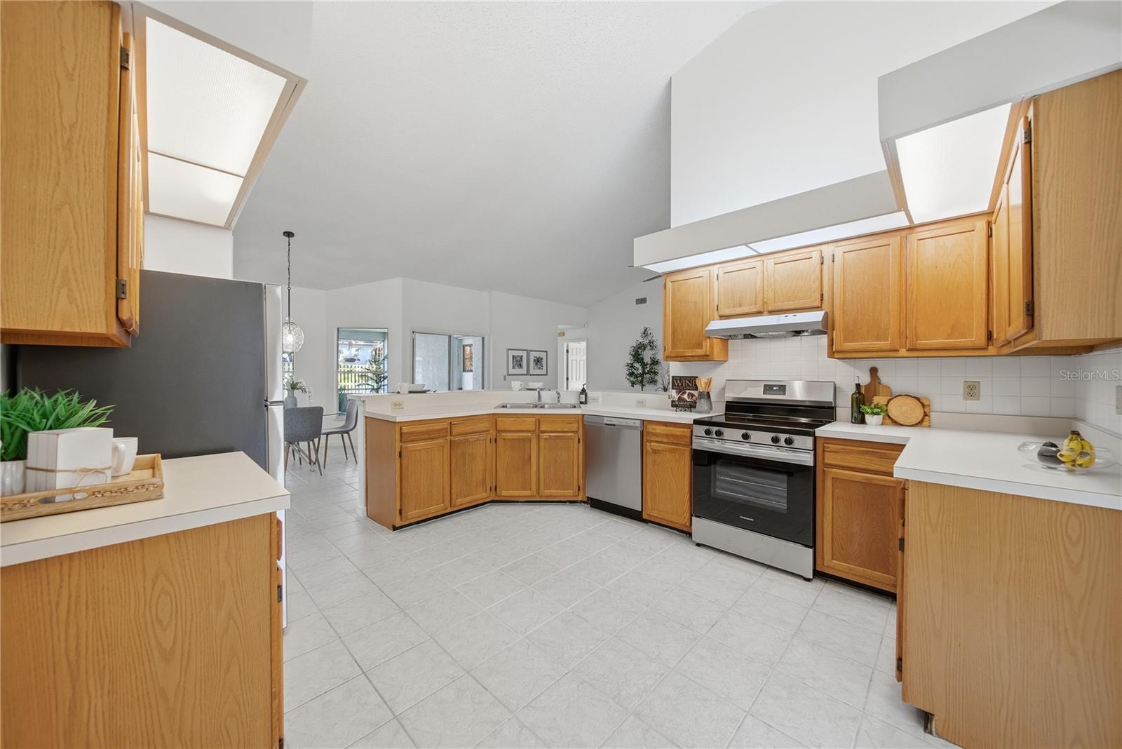 1908 RIVER CROSSING DR