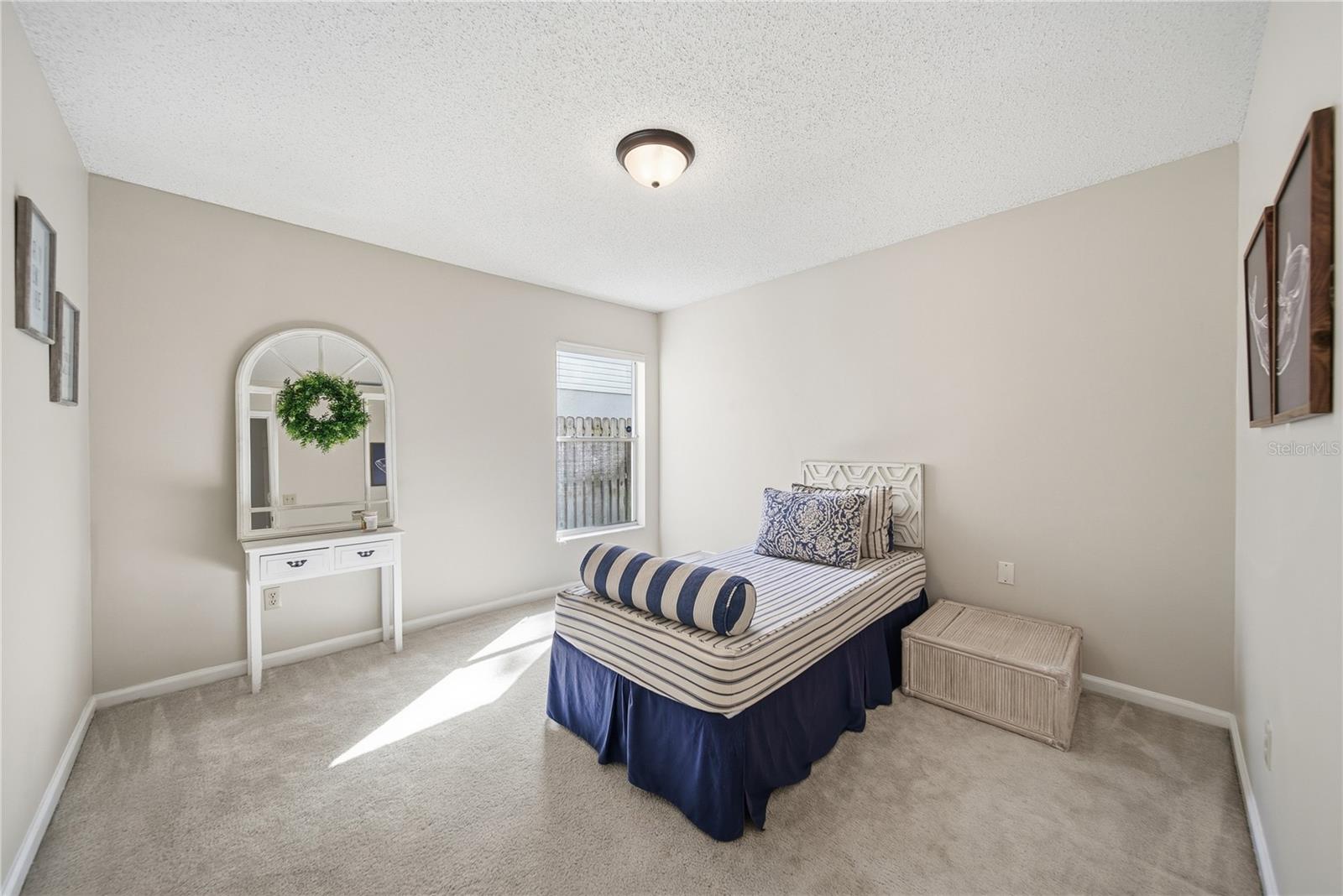 1908 RIVER CROSSING DR