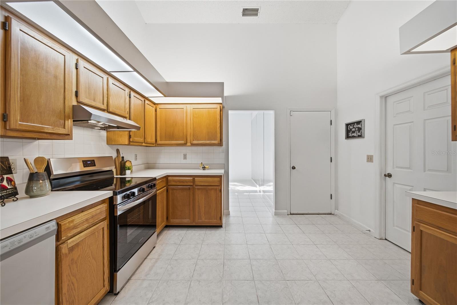 1908 RIVER CROSSING DR