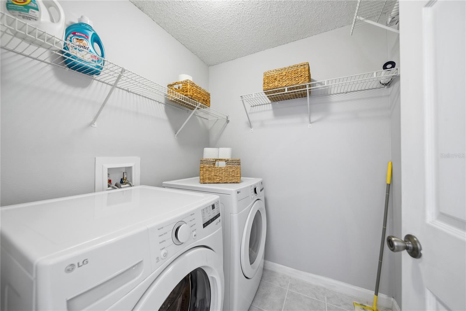 1908 RIVER CROSSING DR