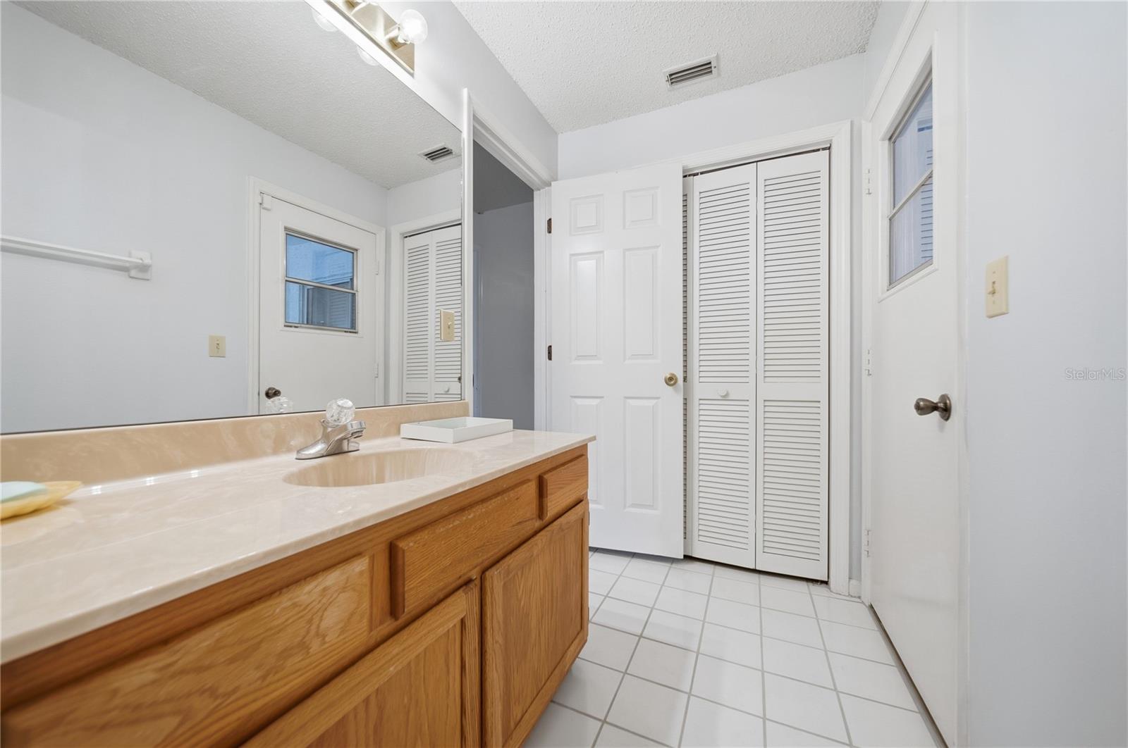 1908 RIVER CROSSING DR