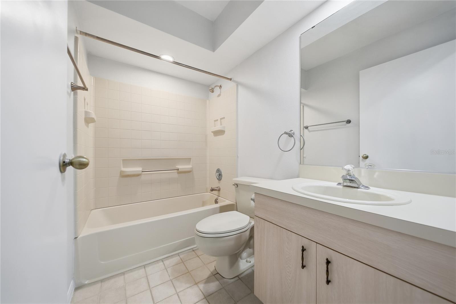 1831 E DEL WEBB BLVD