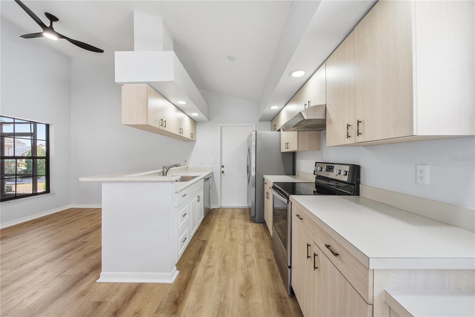 1831 E DEL WEBB BLVD