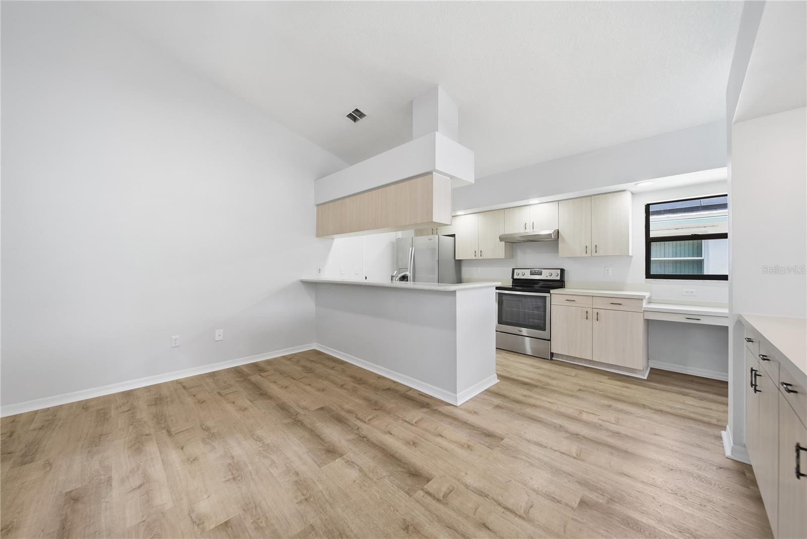 1831 E DEL WEBB BLVD