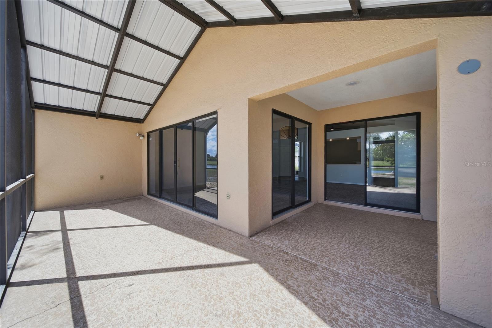 1831 E DEL WEBB BLVD