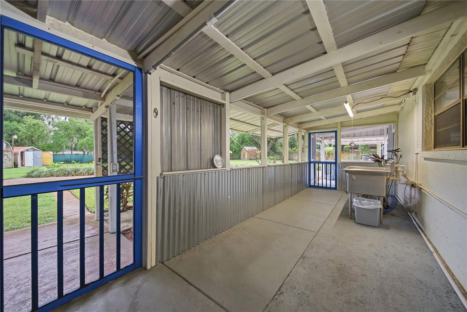 3704 THONOTOSASSA RD