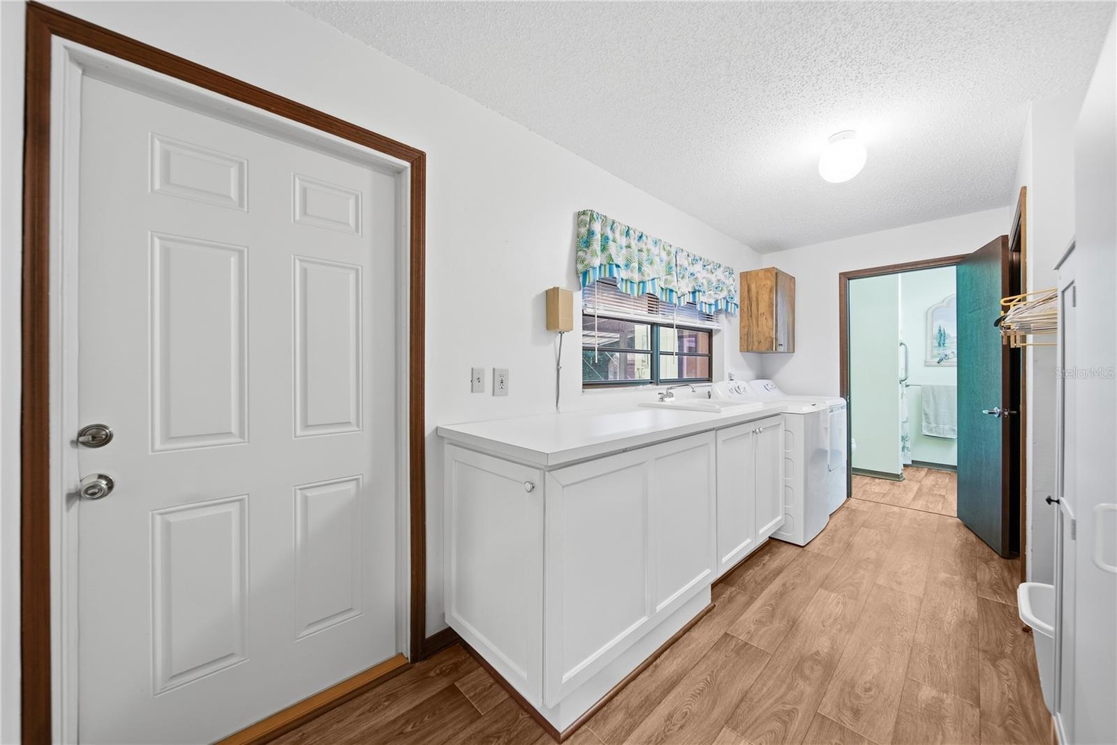 3704 THONOTOSASSA RD