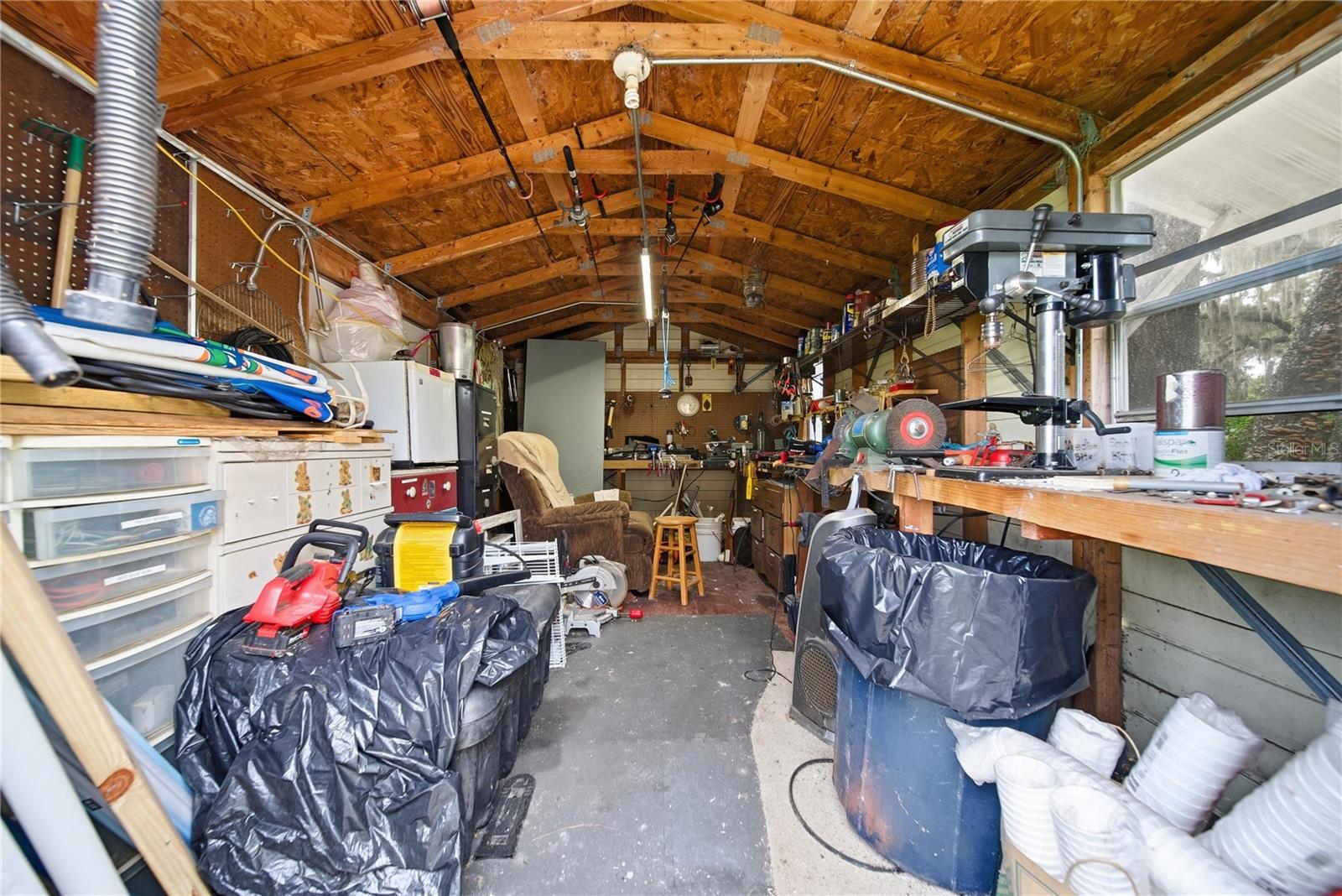 3704 THONOTOSASSA RD