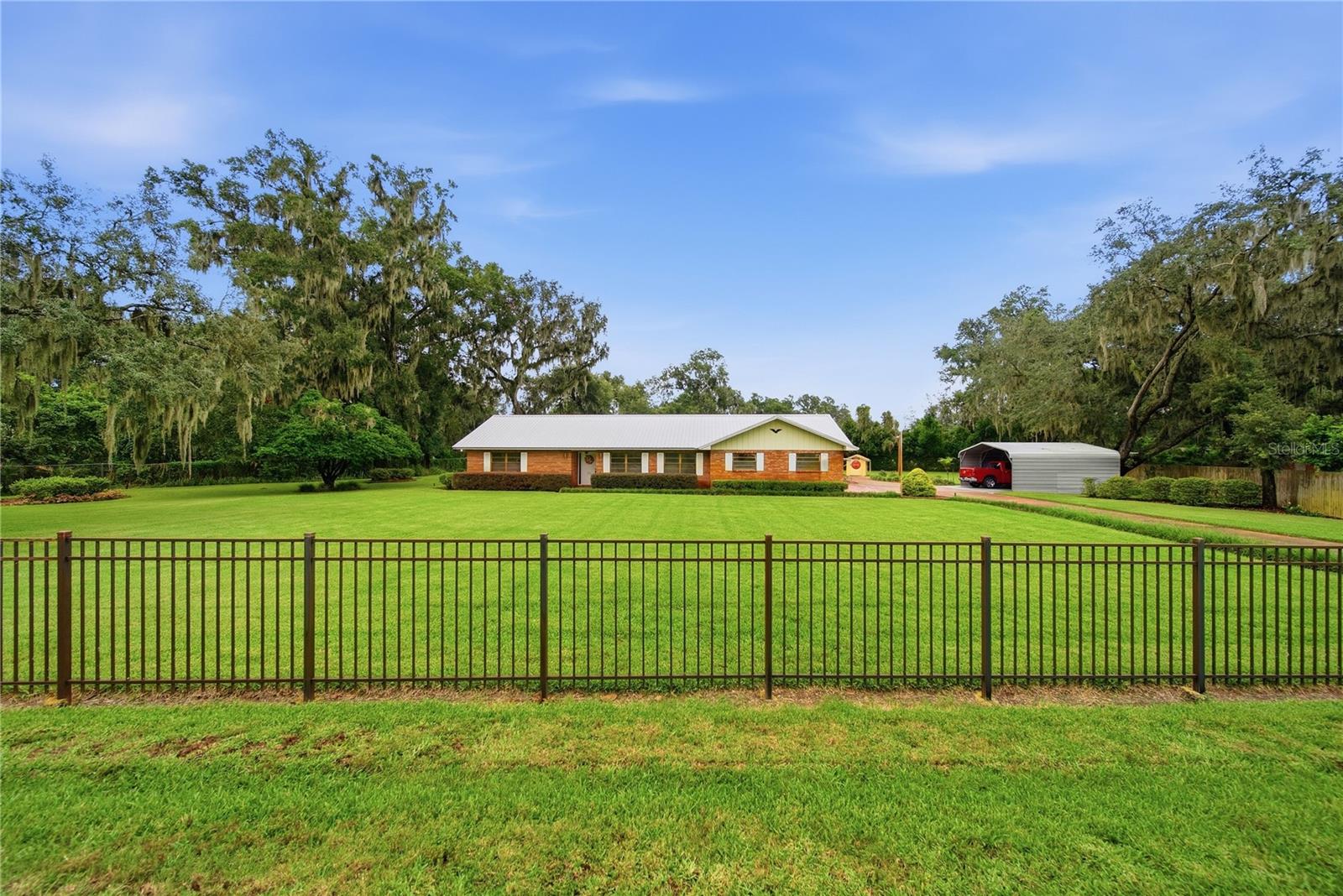 3704 THONOTOSASSA RD