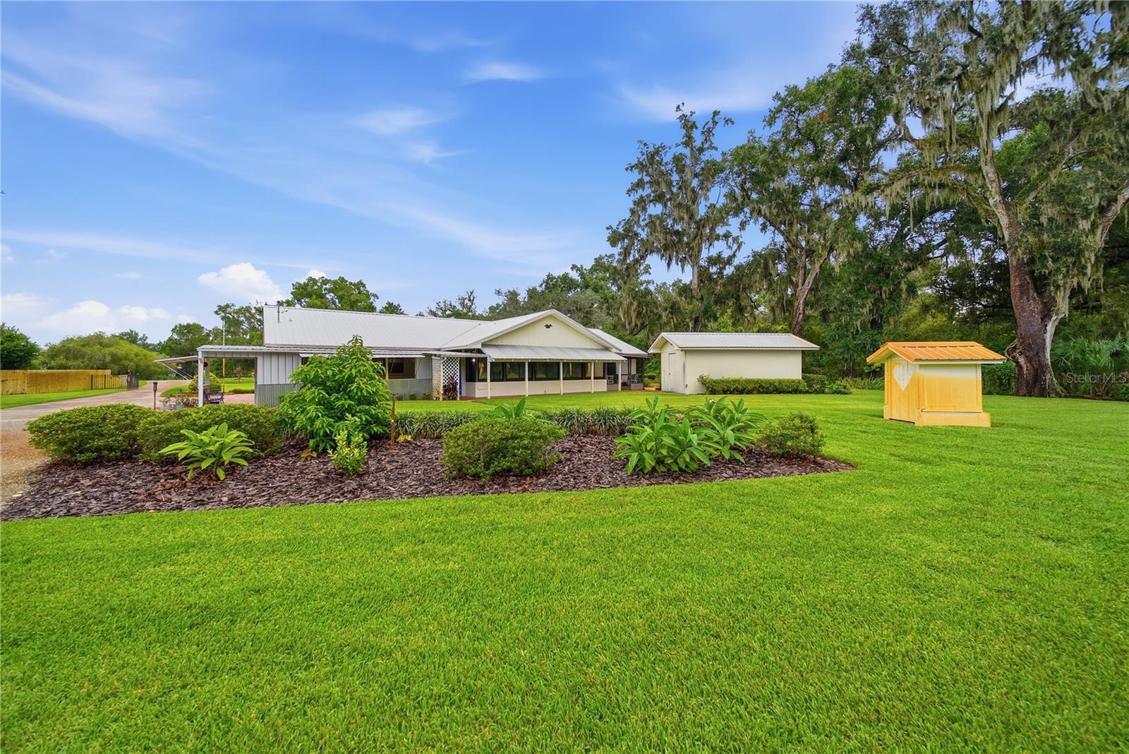 3704 THONOTOSASSA RD